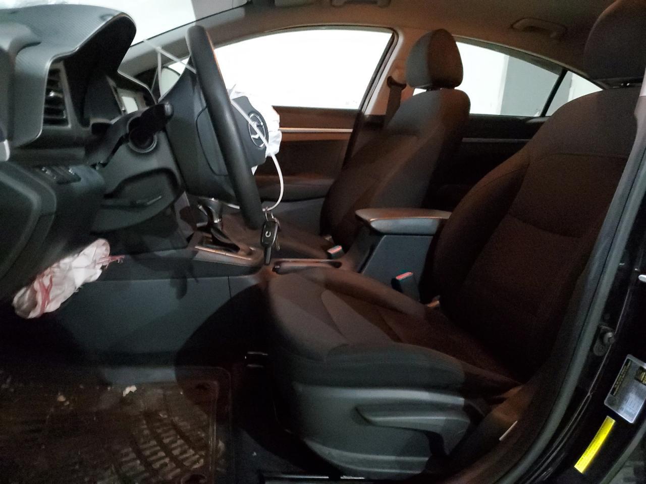 2019 HYUNDAI ELANTRA SE - Фото 7