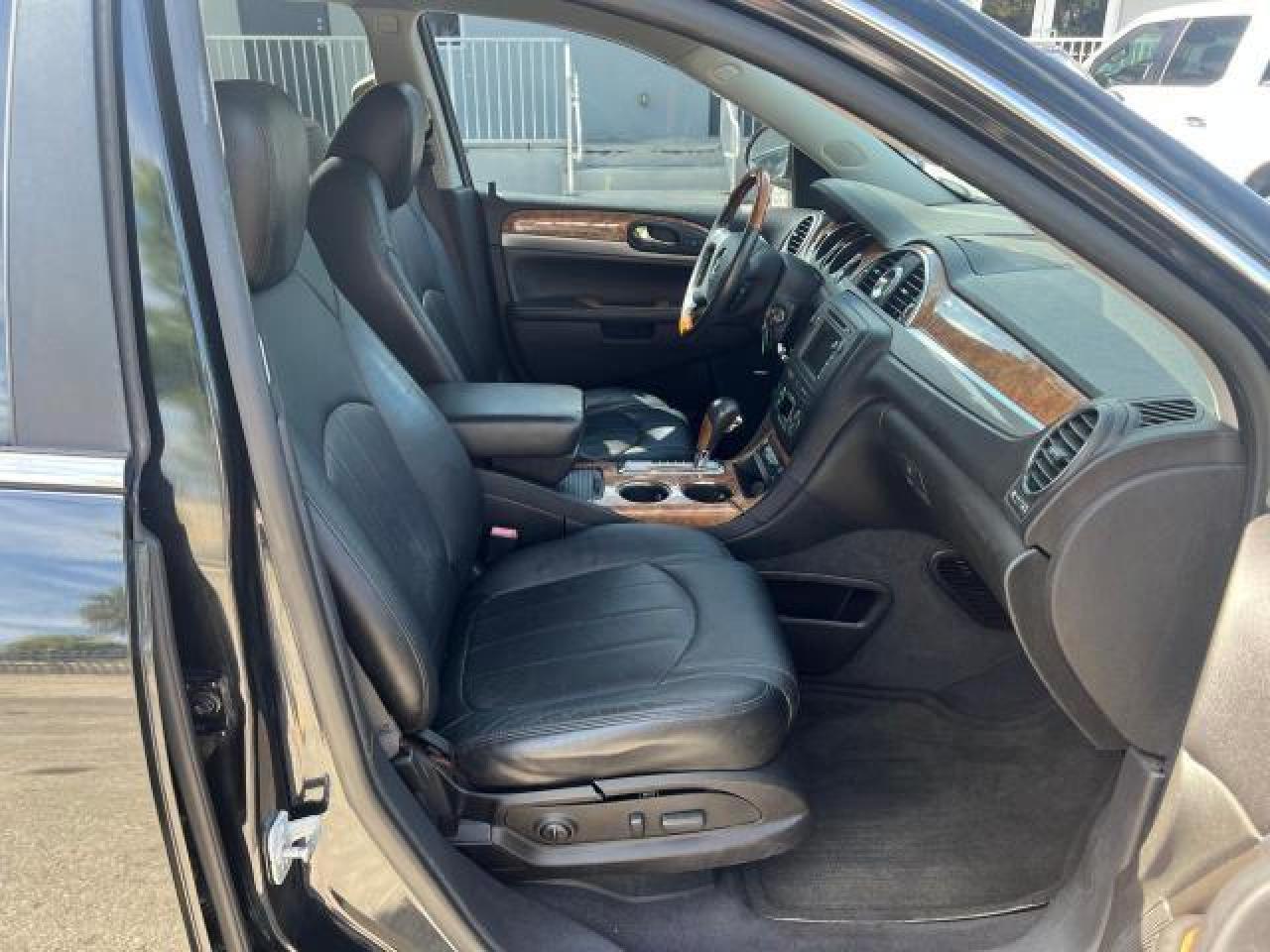2011 BUICK ENCLAVE CX - Image 7