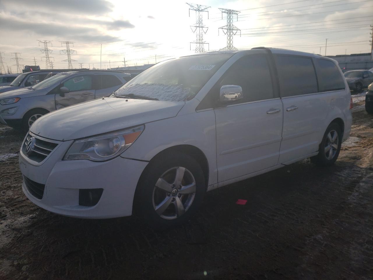 2013 VOLKSWAGEN ROUTAN SEL car image