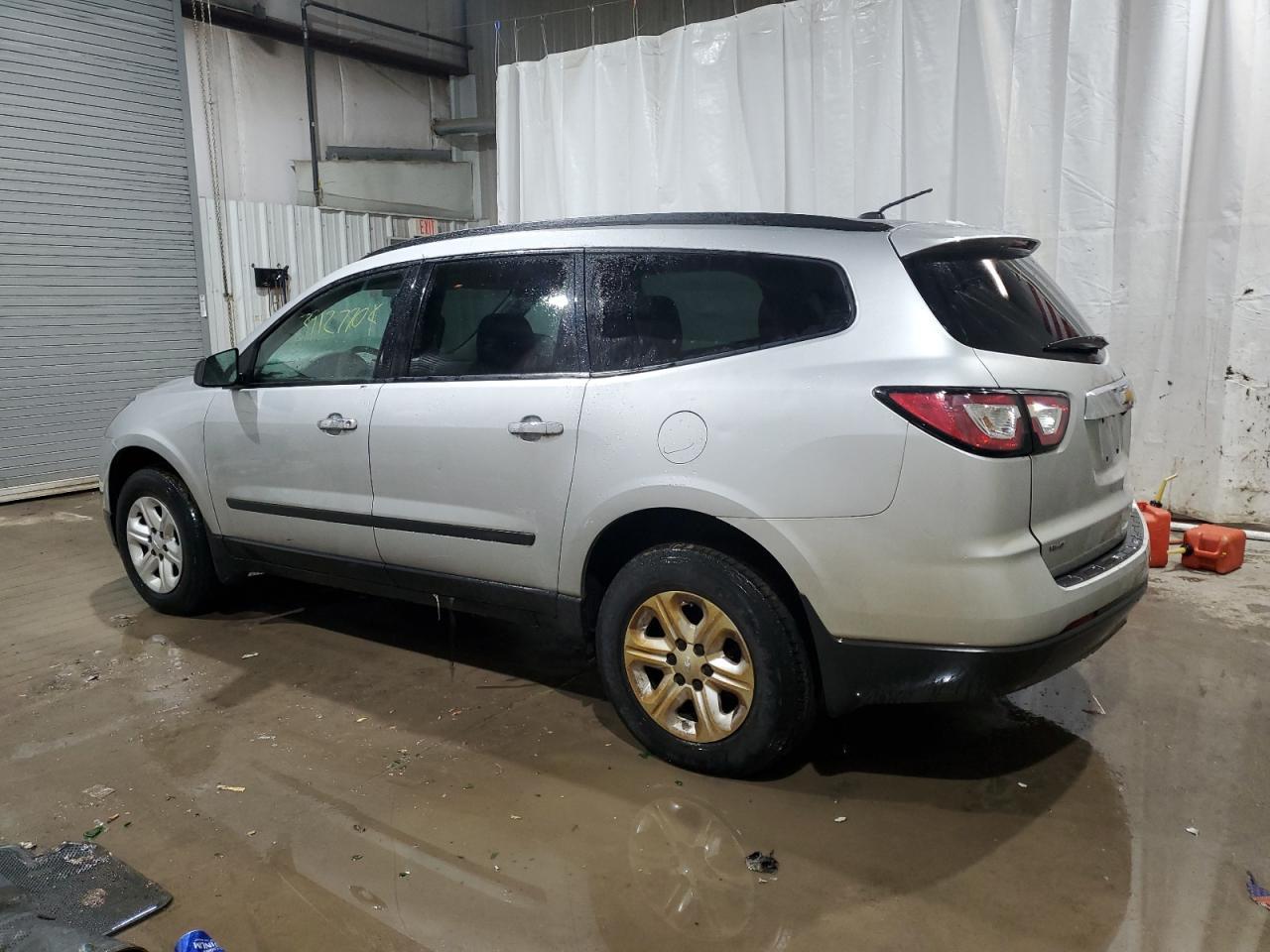 2015 CHEVROLET TRAVERSE L - Image 2