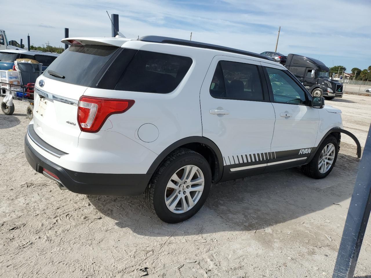 2018 FORD EXPLORER X - Фото 3