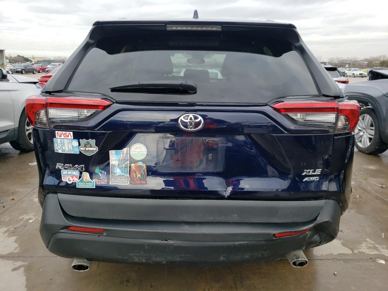 2020 TOYOTA RAV4 XLE - Image 6
