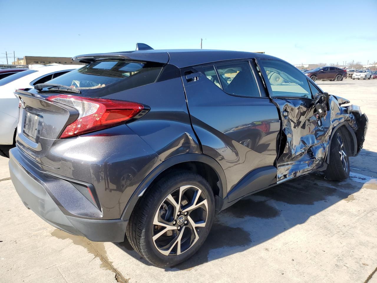 2019 TOYOTA C-HR XLE - Фото 3
