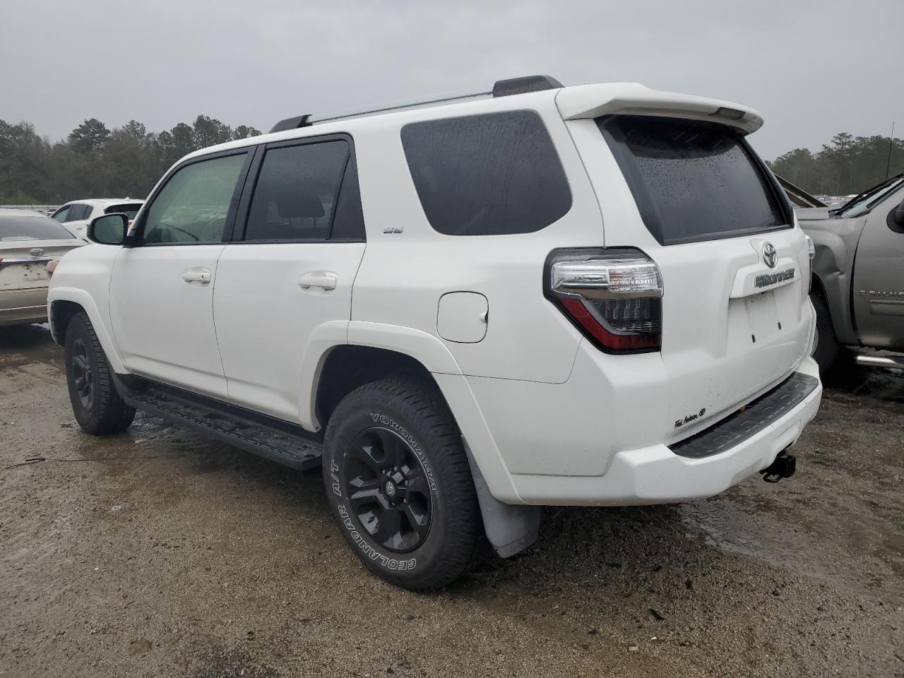 2020 TOYOTA 4RUNNER SR - Фото 2
