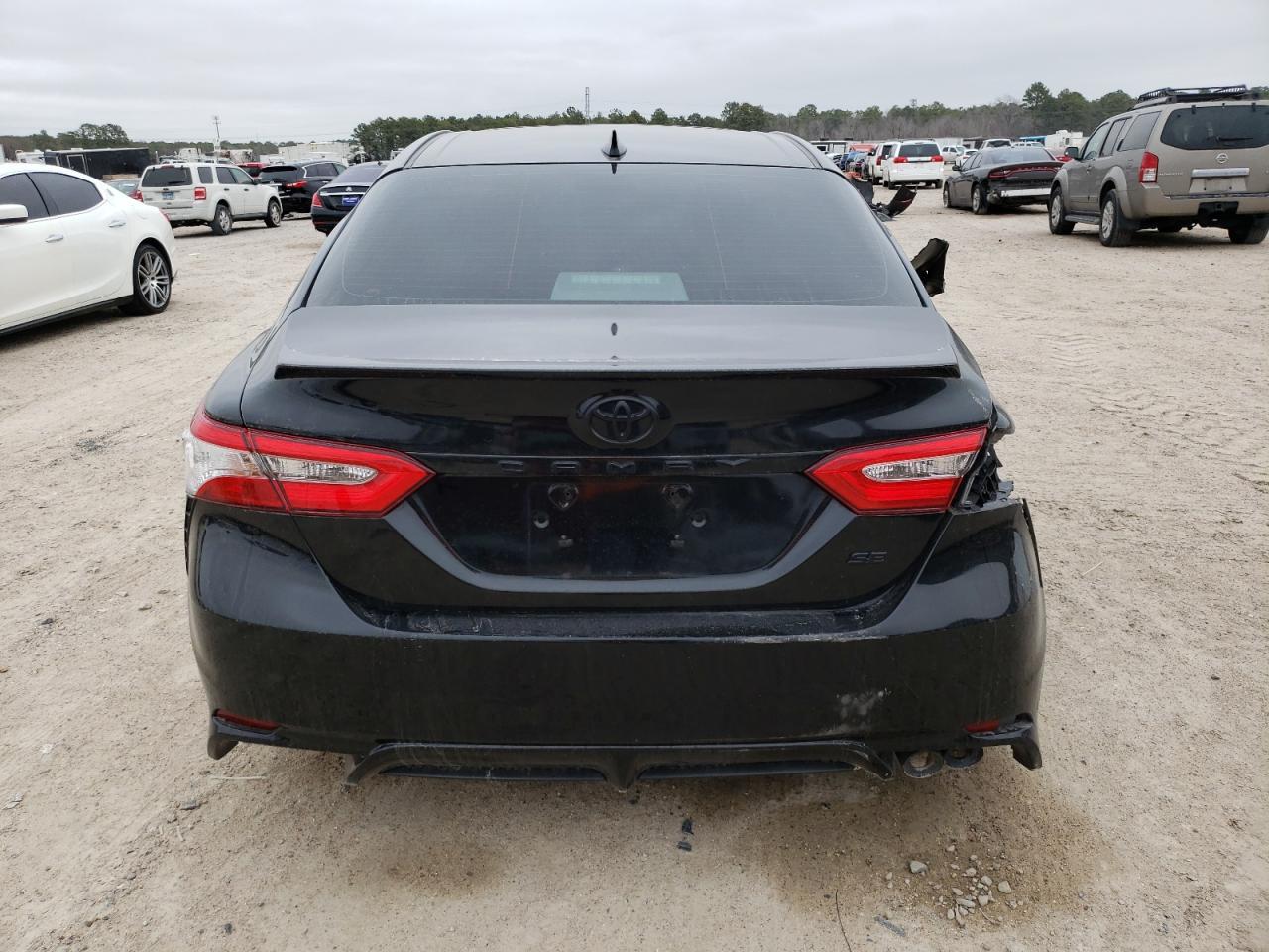 2020 TOYOTA CAMRY SE - Image 6