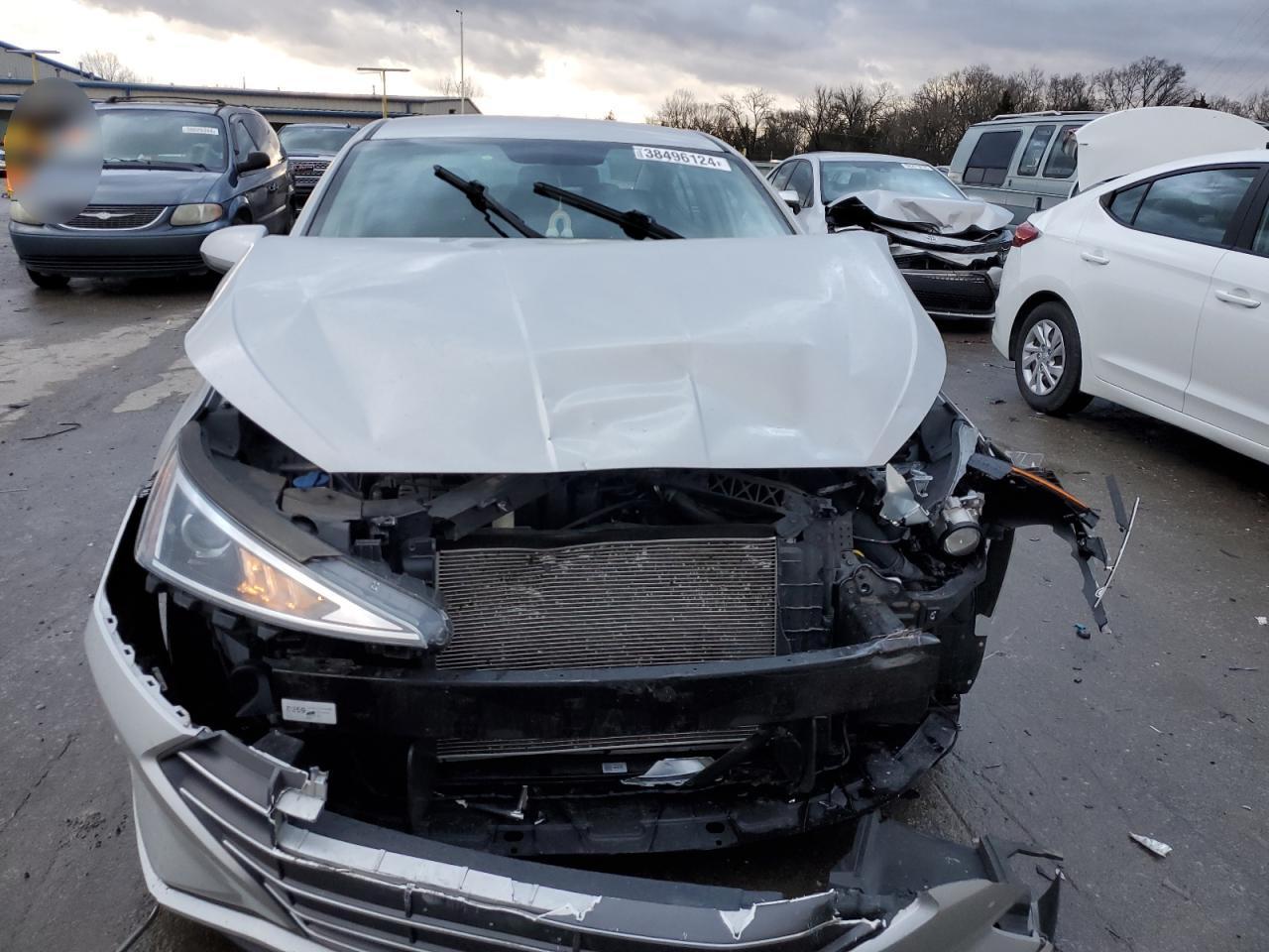 2019 HYUNDAI ELANTRA SE - Фото 5