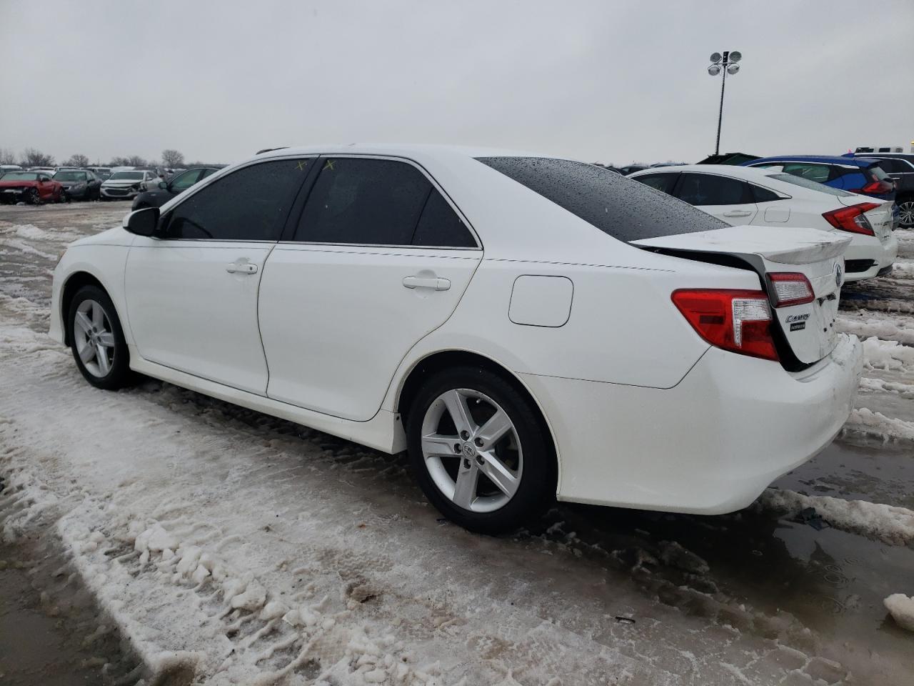 2014 TOYOTA CAMRY L - Фото 2