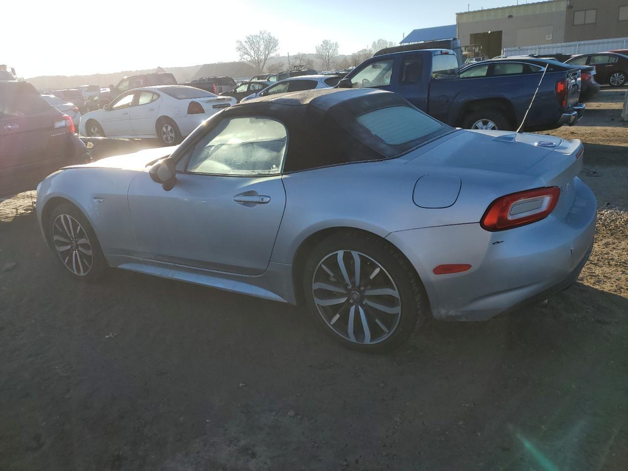 2020 FIAT 124 SPIDER - Image 2