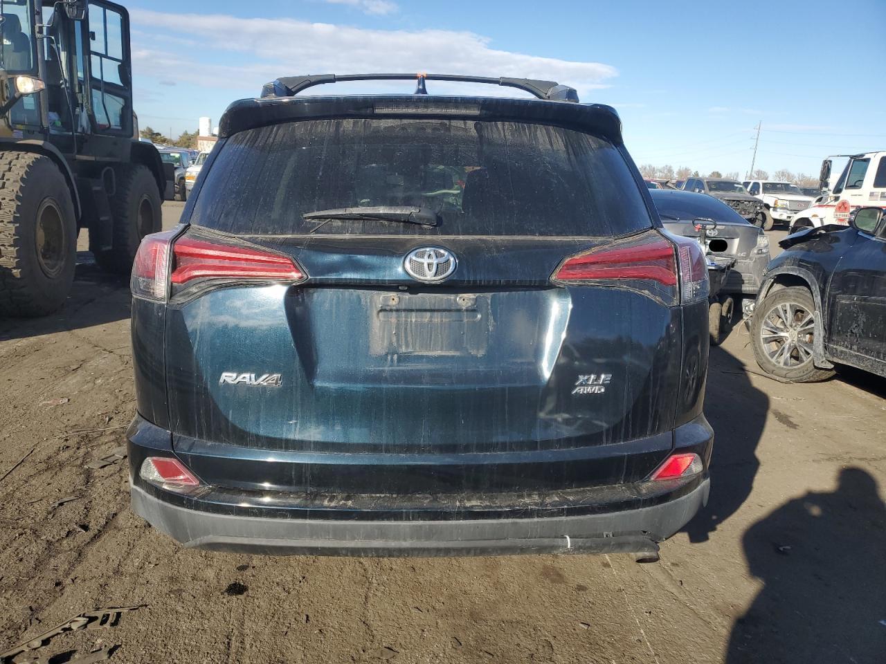 2017 TOYOTA RAV4 XLE - Фото 6
