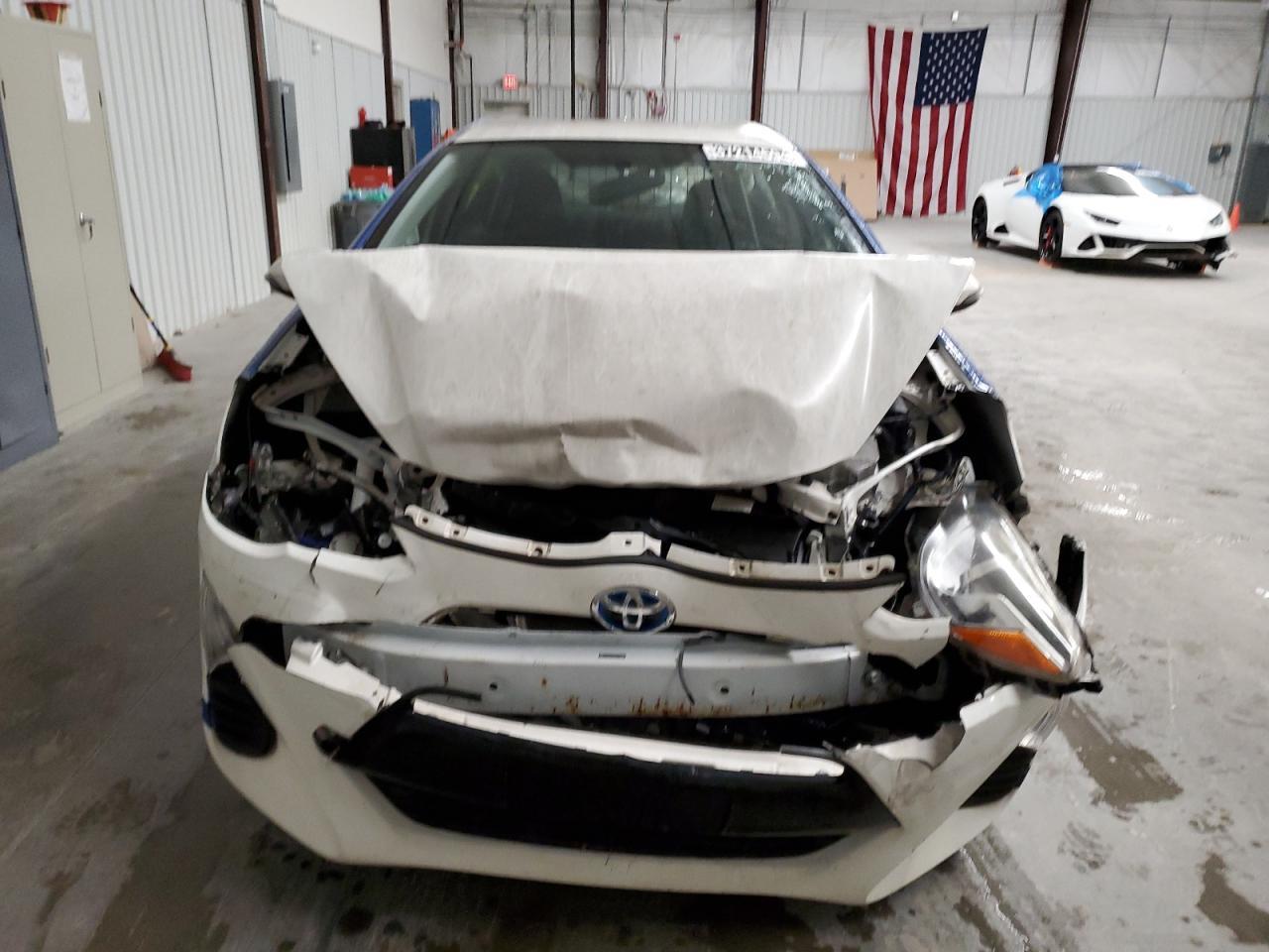 2016 TOYOTA PRIUS C - Image 5