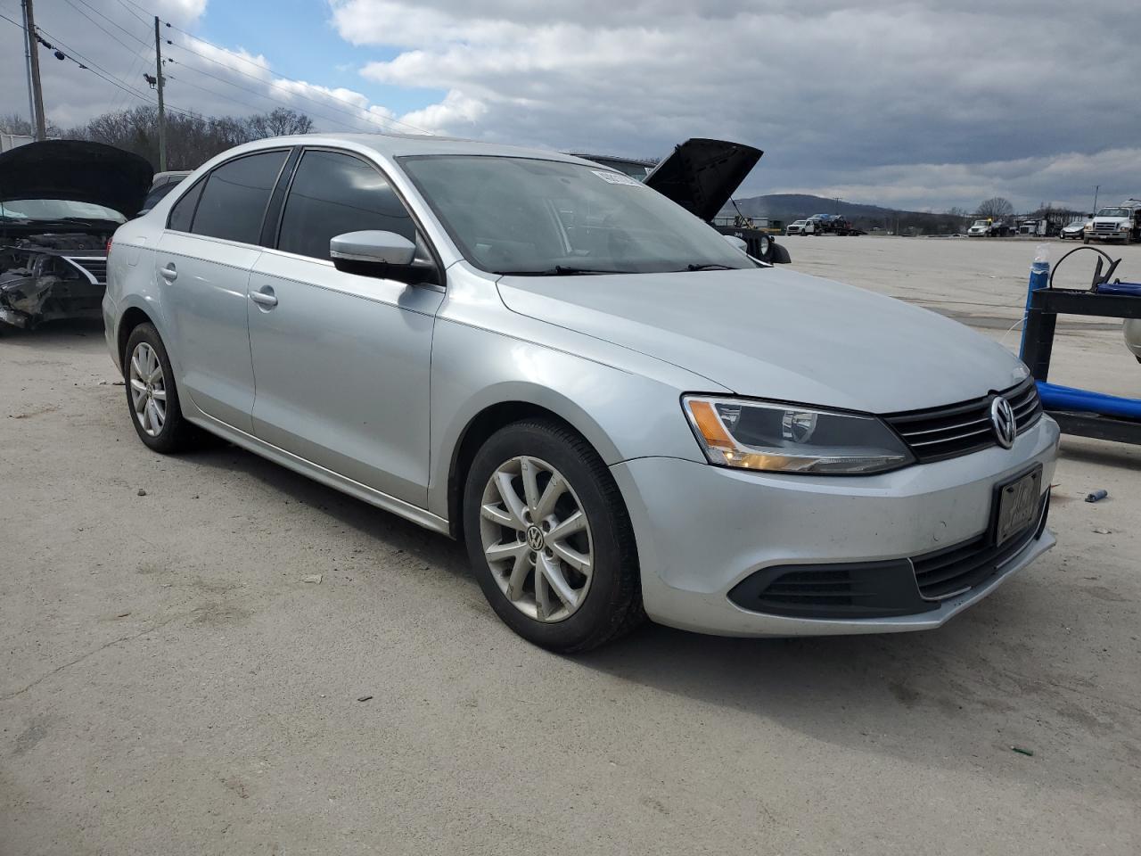 2014 VOLKSWAGEN JETTA SE - Фото 4