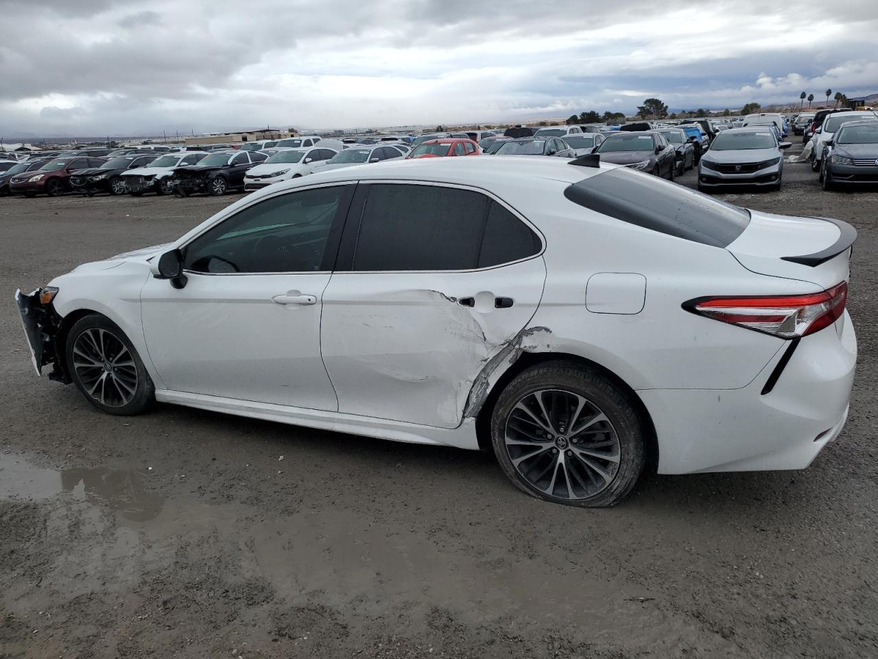 2020 TOYOTA CAMRY SE - Фото 2