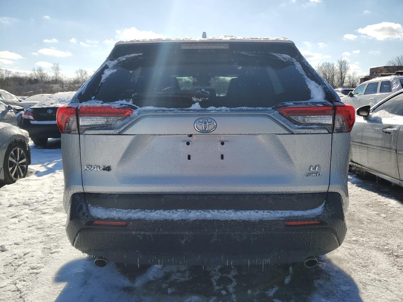 2021 TOYOTA RAV4 LE - Фото 6