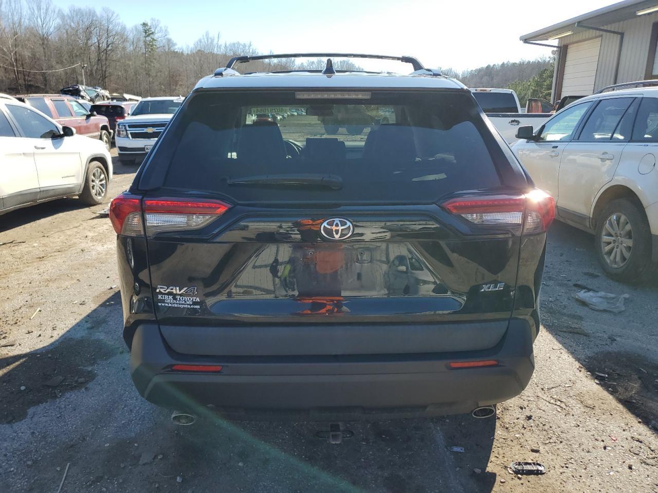 2019 TOYOTA RAV4 XLE P - Фото 6