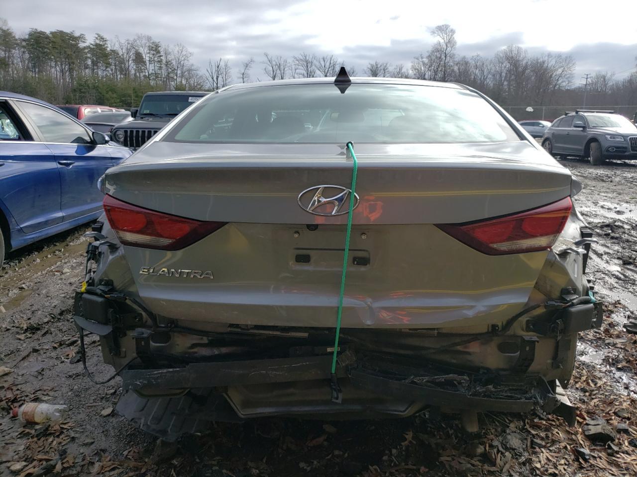 2017 HYUNDAI ELANTRA SE - Image 6