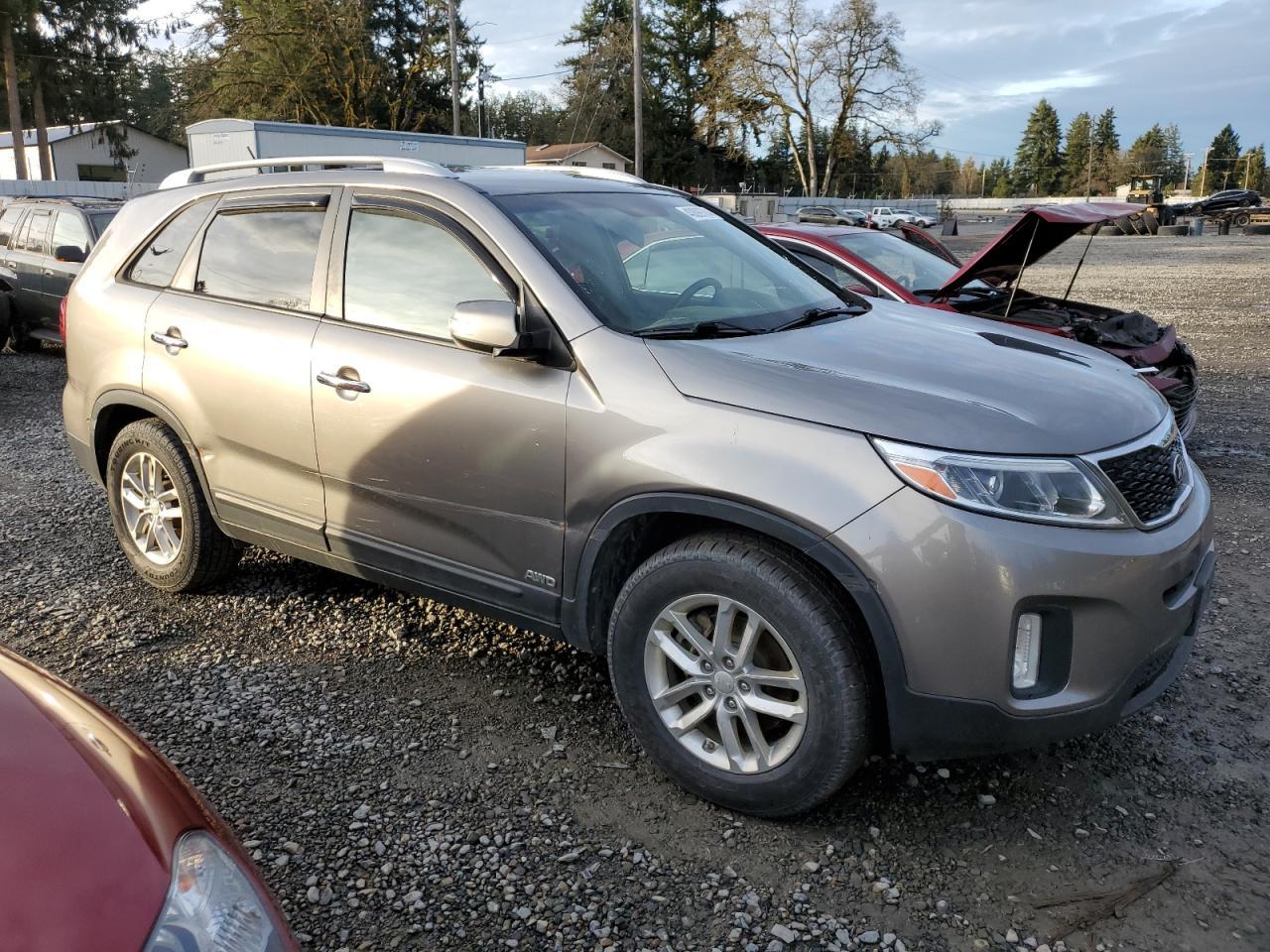2014 KIA SORENTO LX - Image 4