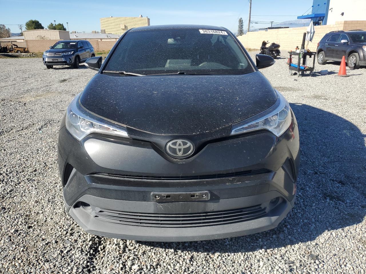 2019 TOYOTA C-HR XLE - Фото 5