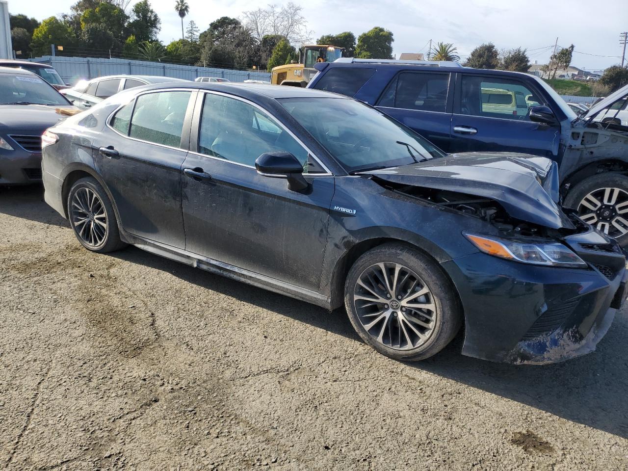 2020 TOYOTA CAMRY SE - Image 4