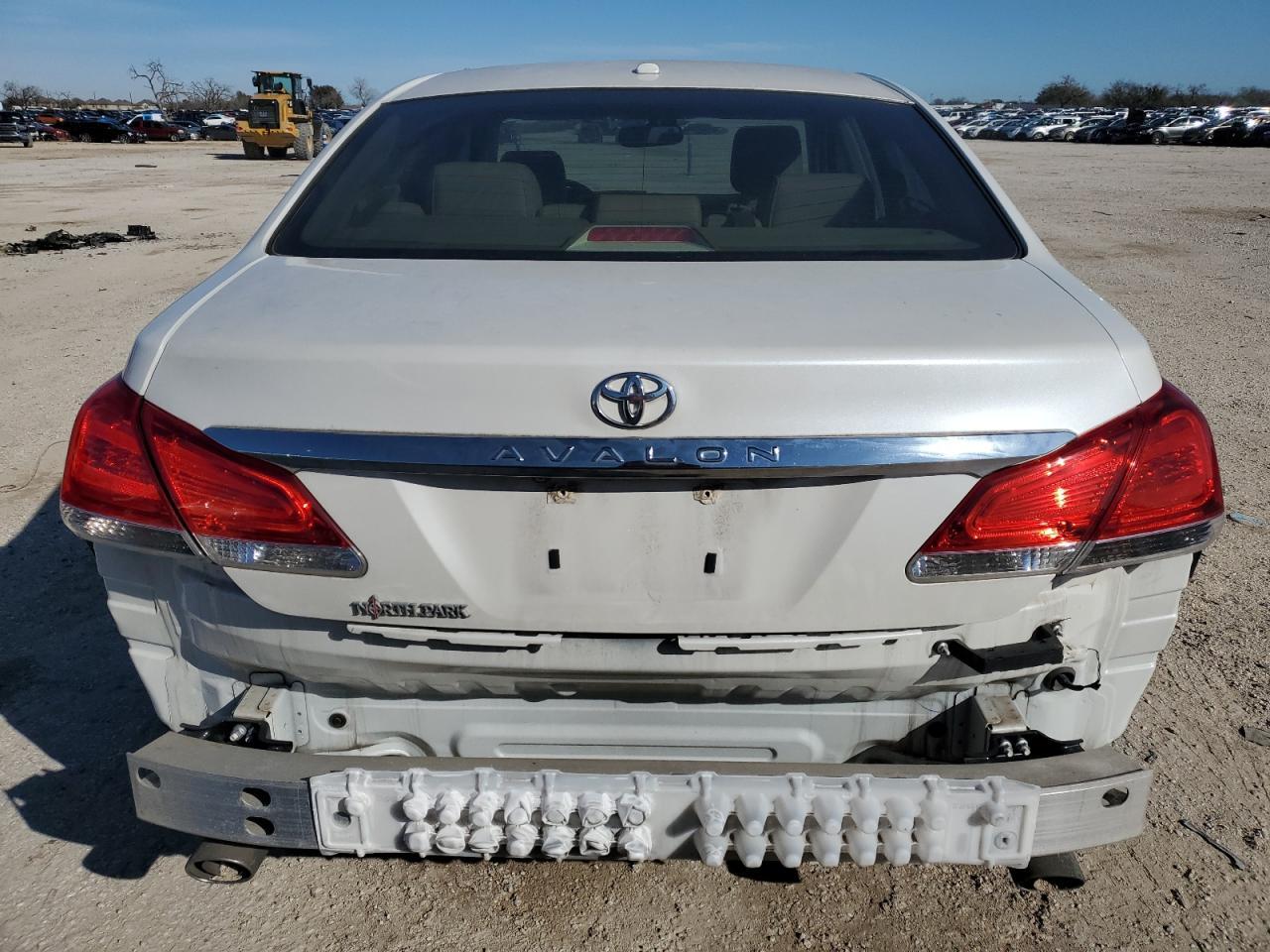 2011 TOYOTA AVALON BAS - Image 6