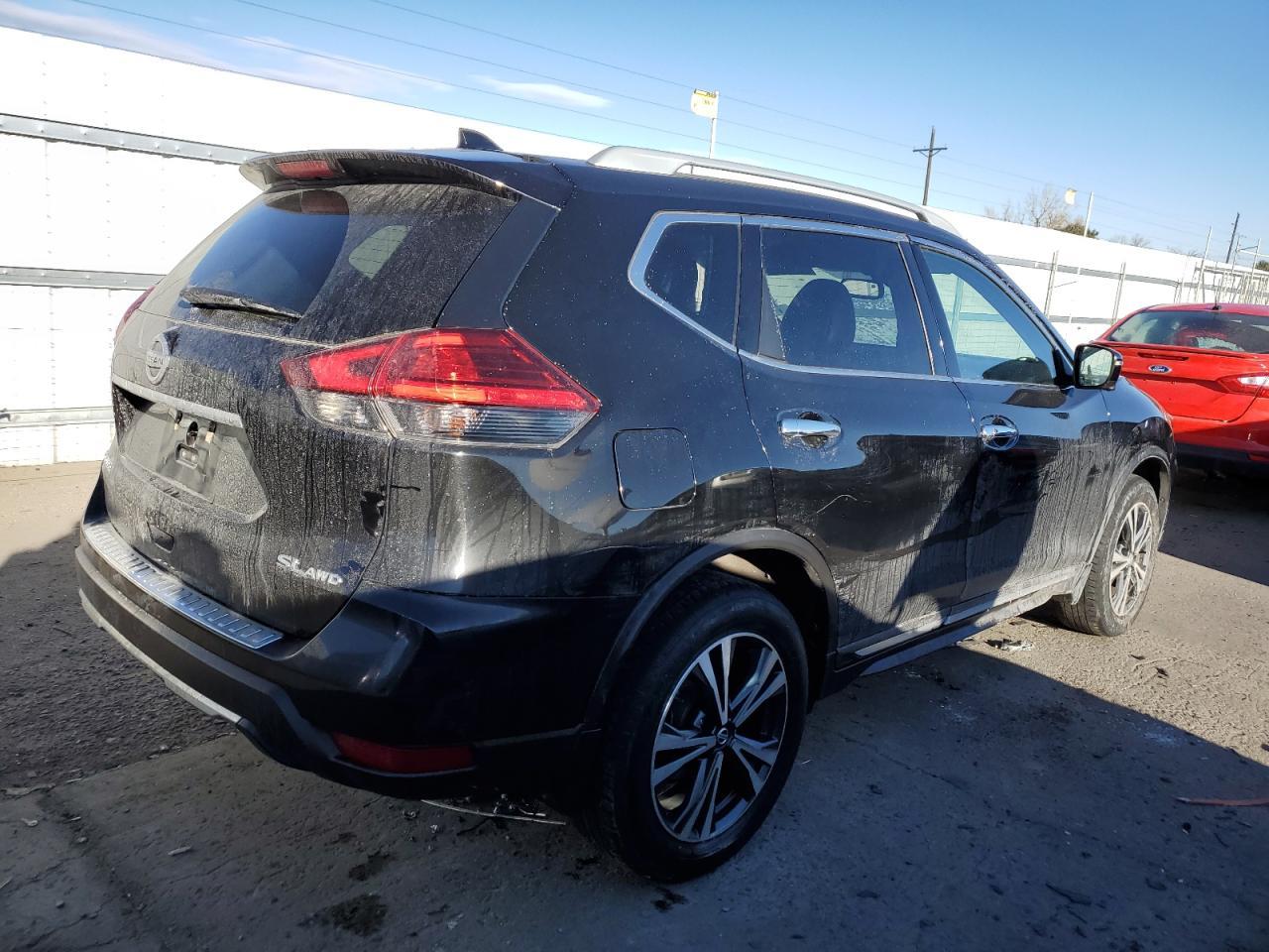 2017 NISSAN ROGUE SV - Image 3