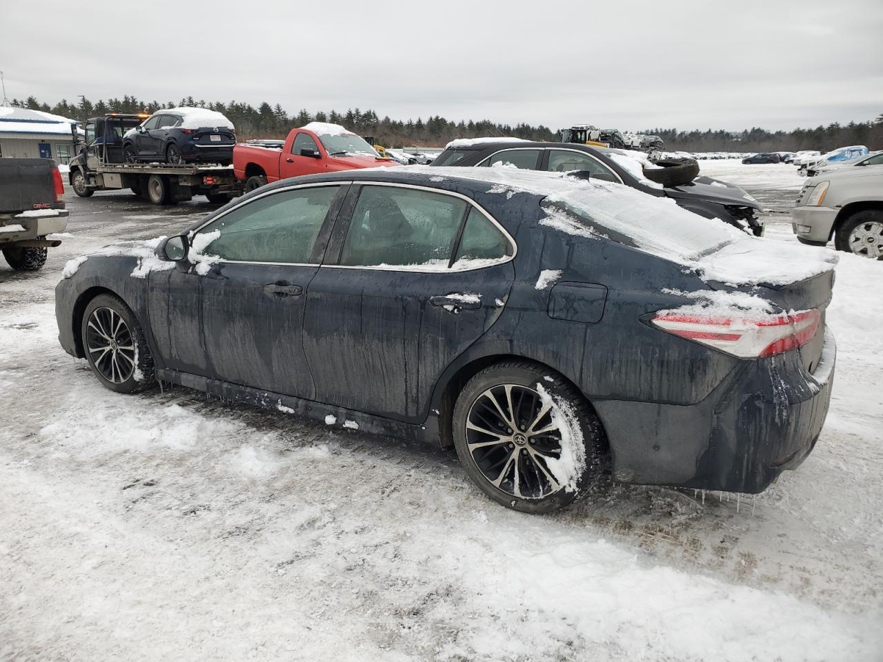 2020 TOYOTA CAMRY SE - Image 2