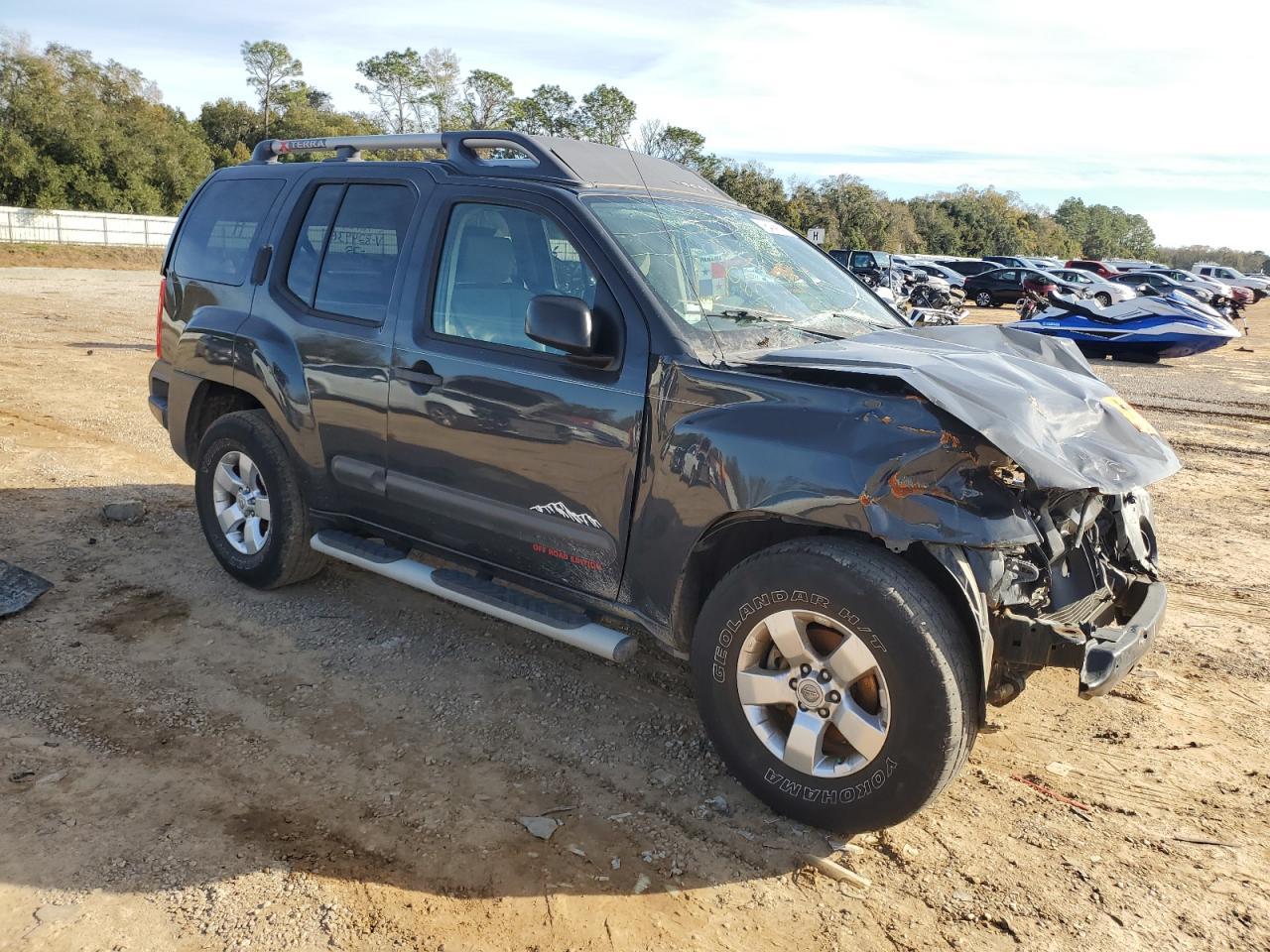 2013 NISSAN XTERRA X - Image 4