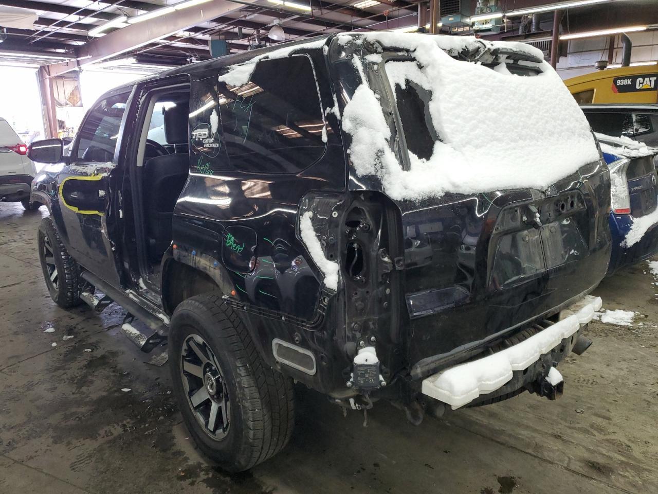 2022 TOYOTA 4RUNNER SR - Image 2