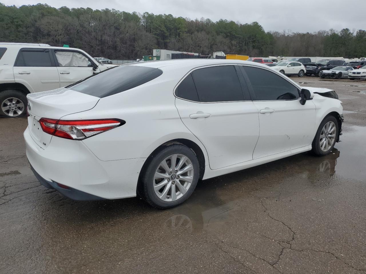 2018 TOYOTA CAMRY L - Фото 3