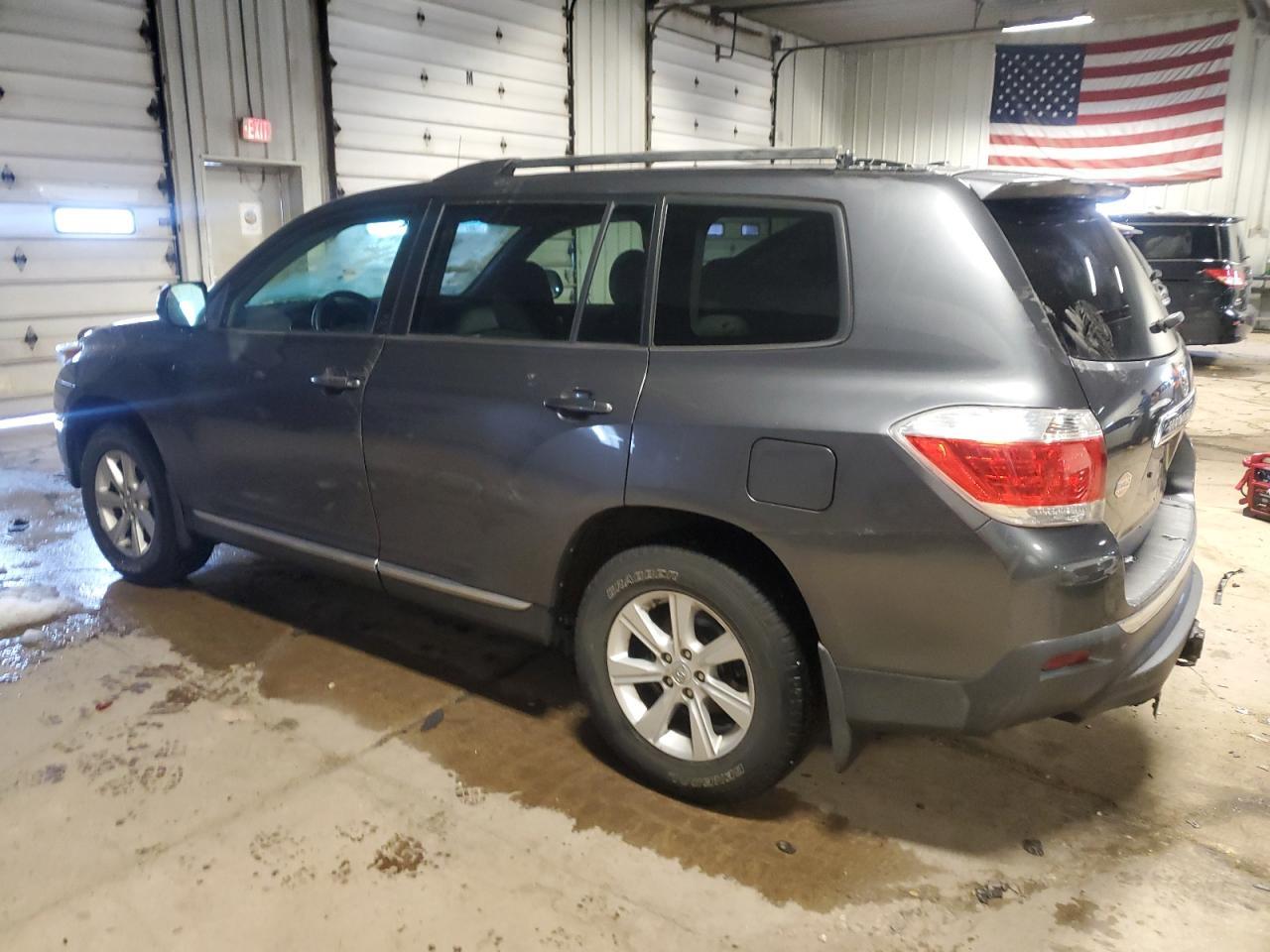 2011 TOYOTA HIGHLANDER - Image 2