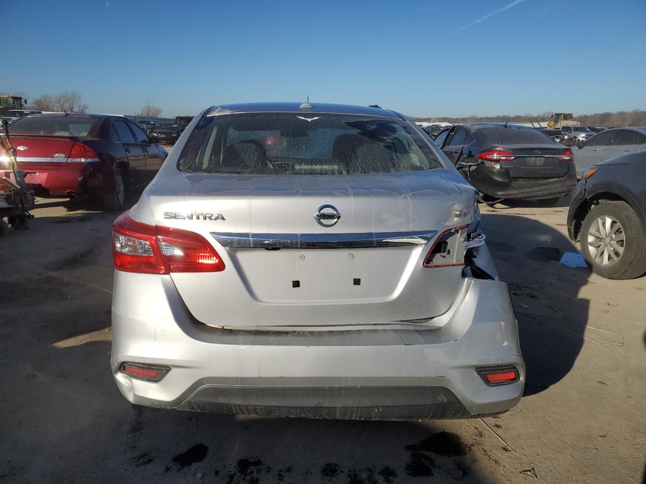 2017 NISSAN SENTRA S - Фото 6