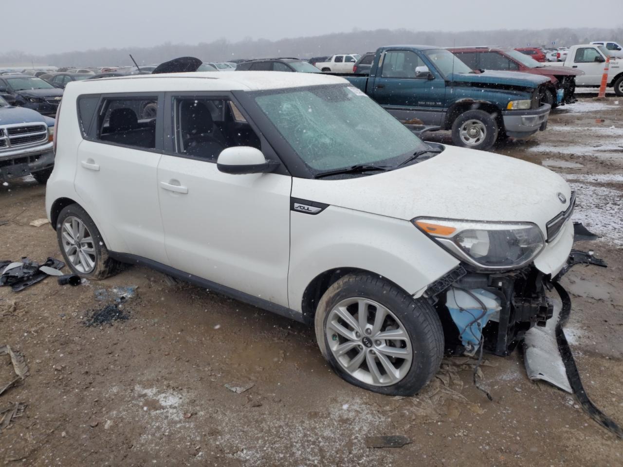 2019 KIA SOUL + - Image 4