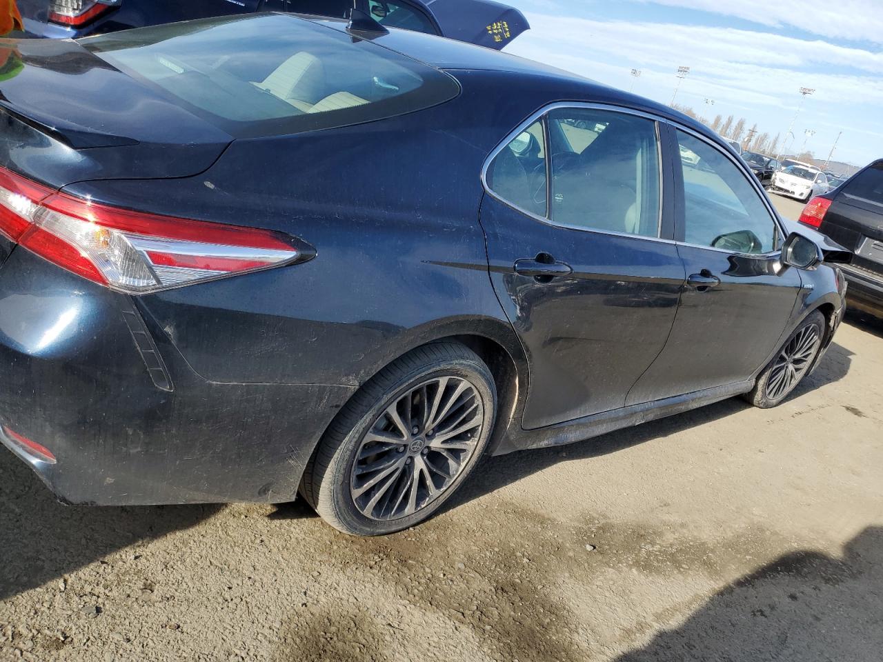 2020 TOYOTA CAMRY SE - Image 3