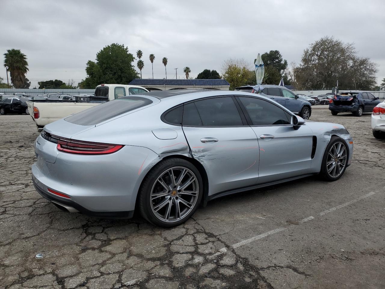 2018 PORSCHE PANAMERA 4 - Фото 3