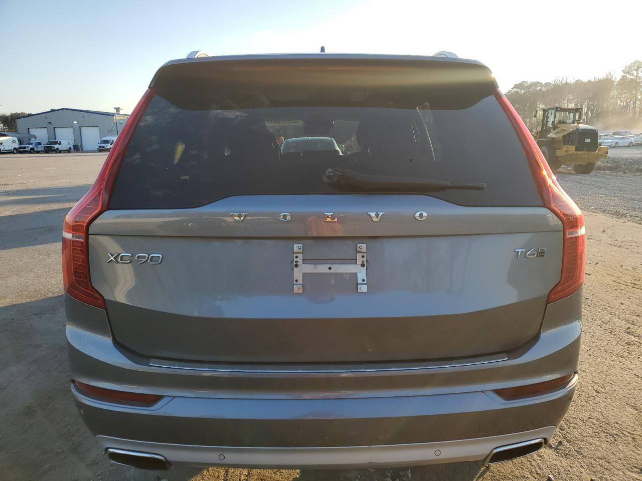 2016 VOLVO XC90 T6 - Фото 6