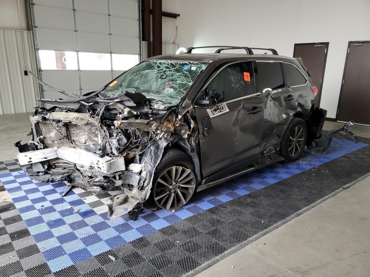 2018 TOYOTA HIGHLANDER