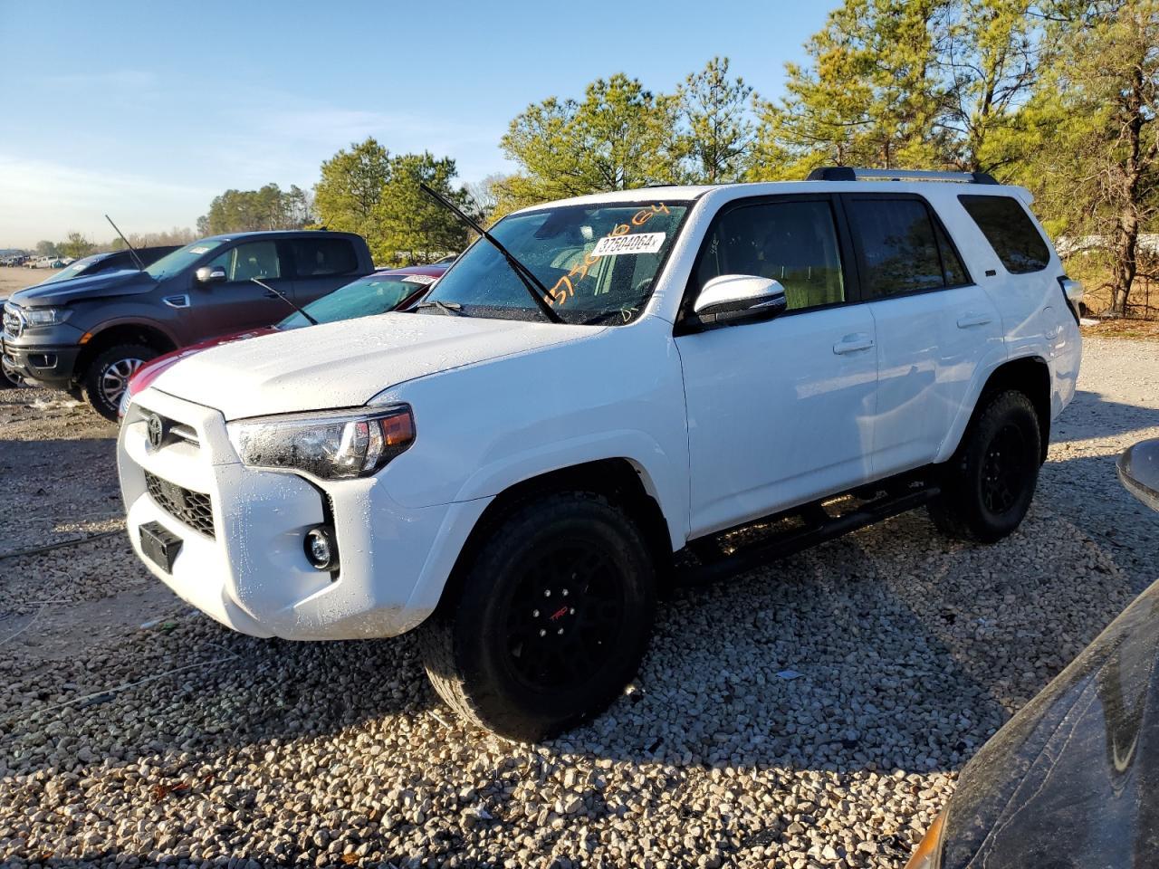 2024 TOYOTA 4RUNNER SR