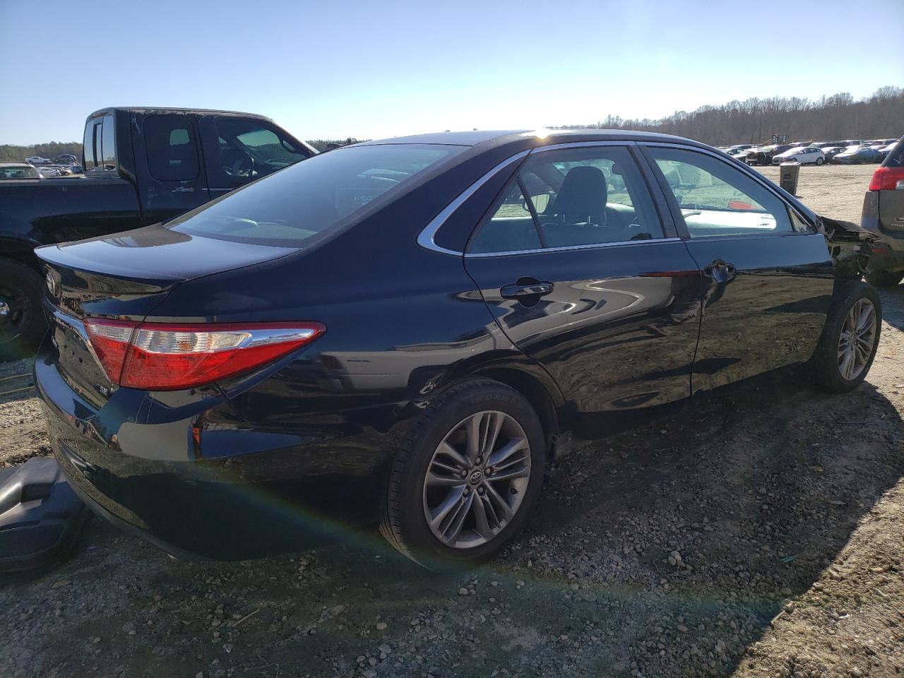 2016 TOYOTA CAMRY LE - Фото 3