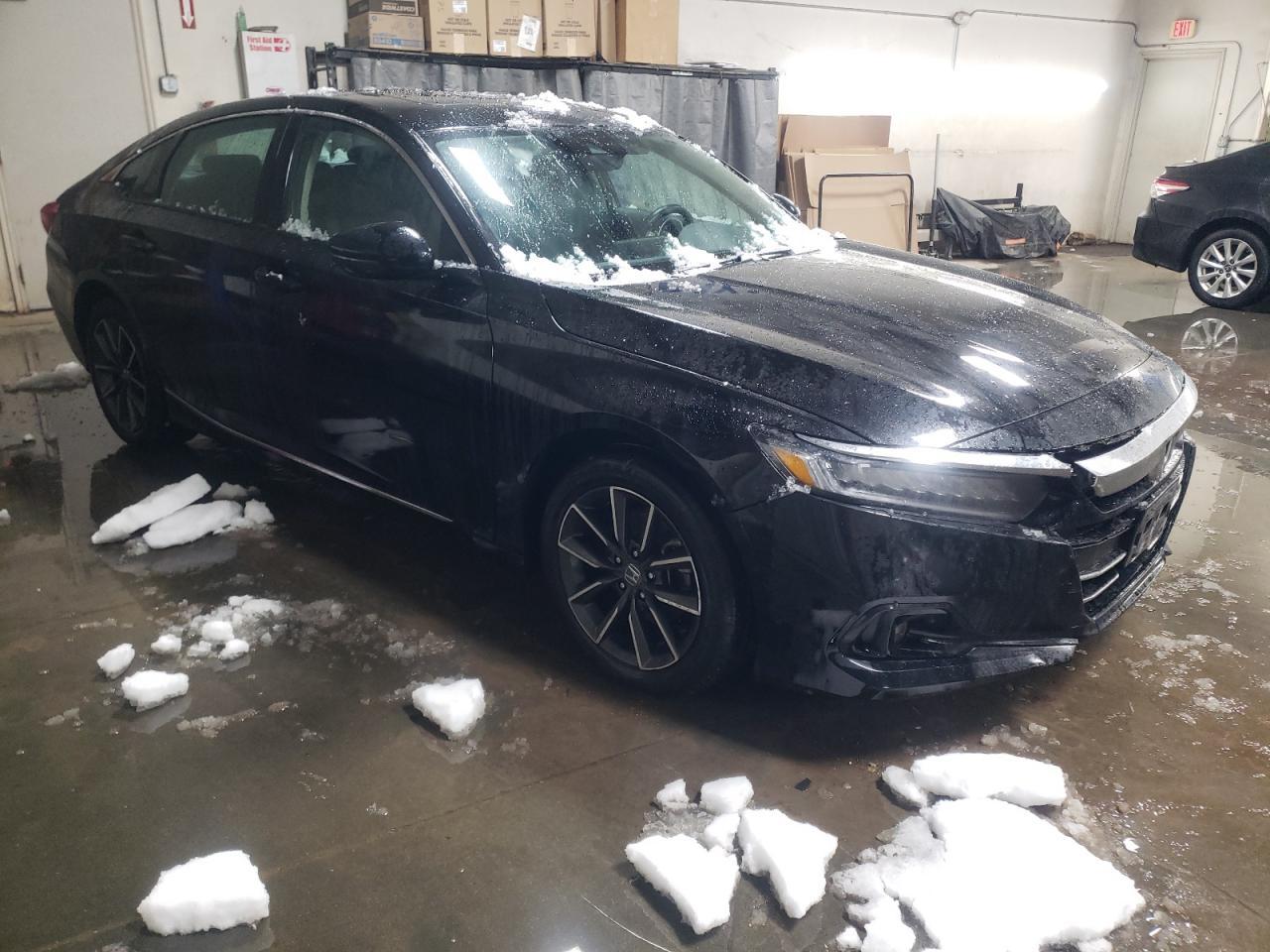 2022 HONDA ACCORD EXL - Image 4