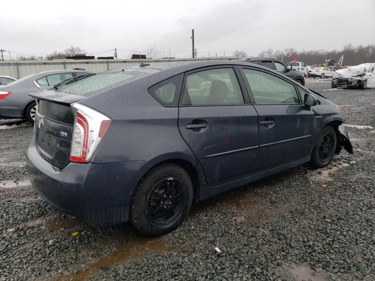 2013 TOYOTA PRIUS - Image 3