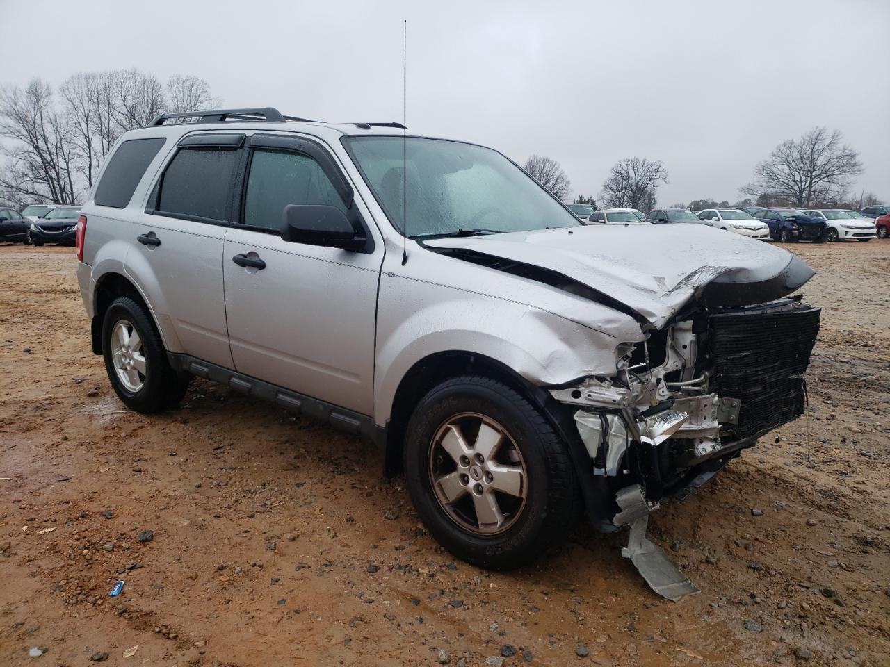 2010 FORD ESCAPE XLT - Image 4