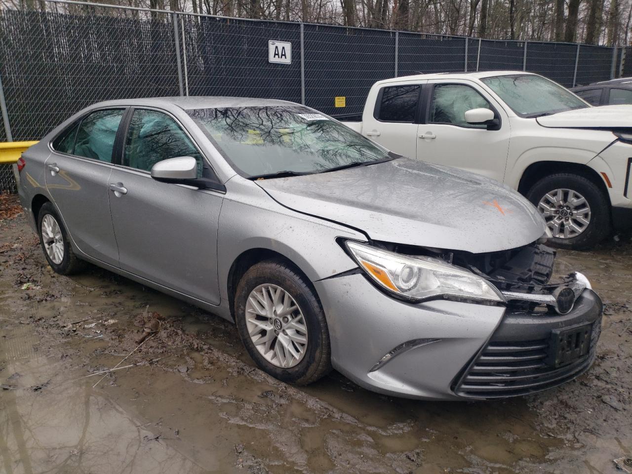 2017 TOYOTA CAMRY LE - Фото 4
