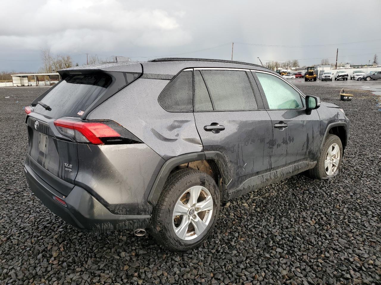 2020 TOYOTA RAV4 XLE - Image 3