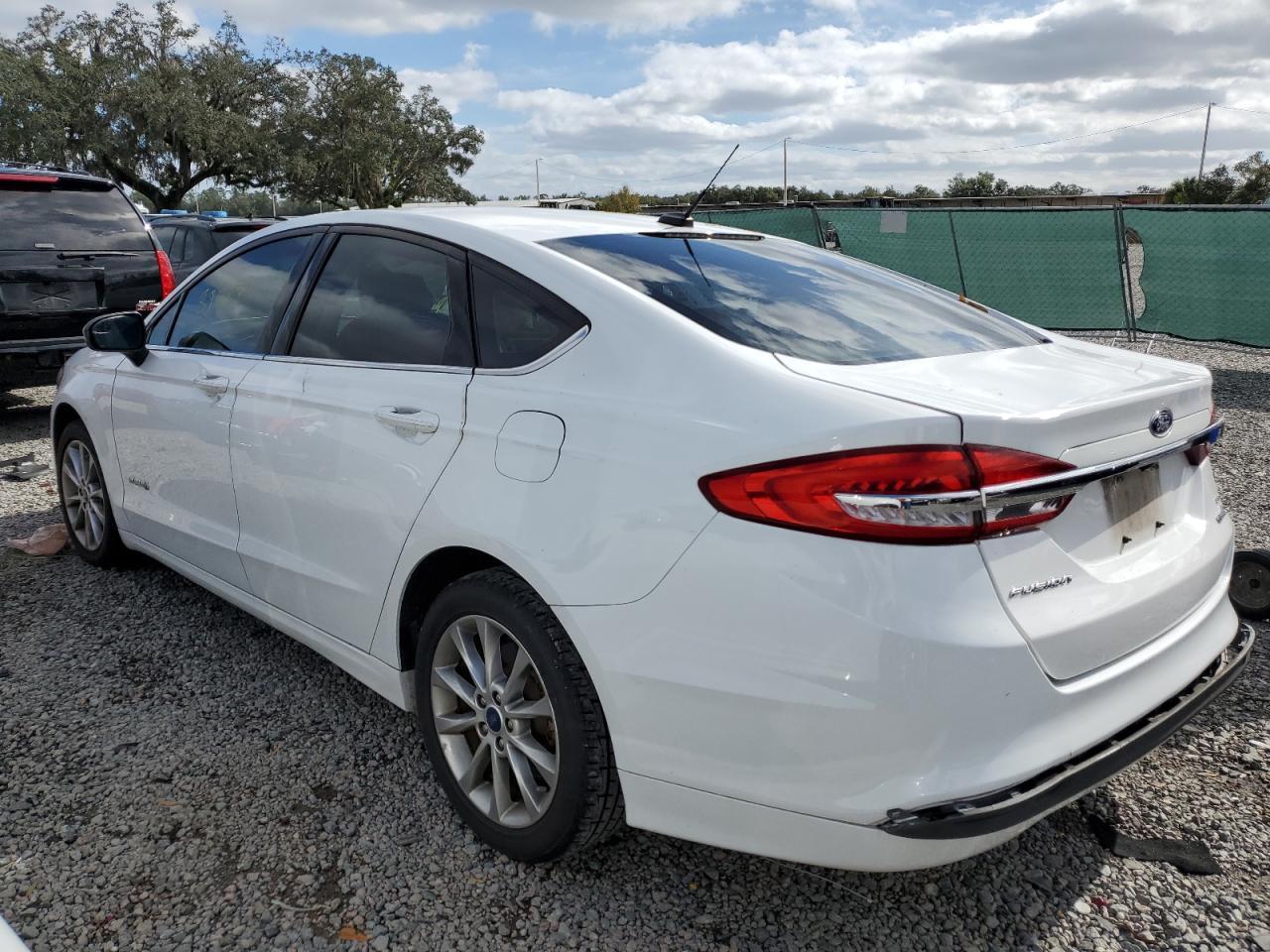 2017 FORD FUSION SE - Image 2