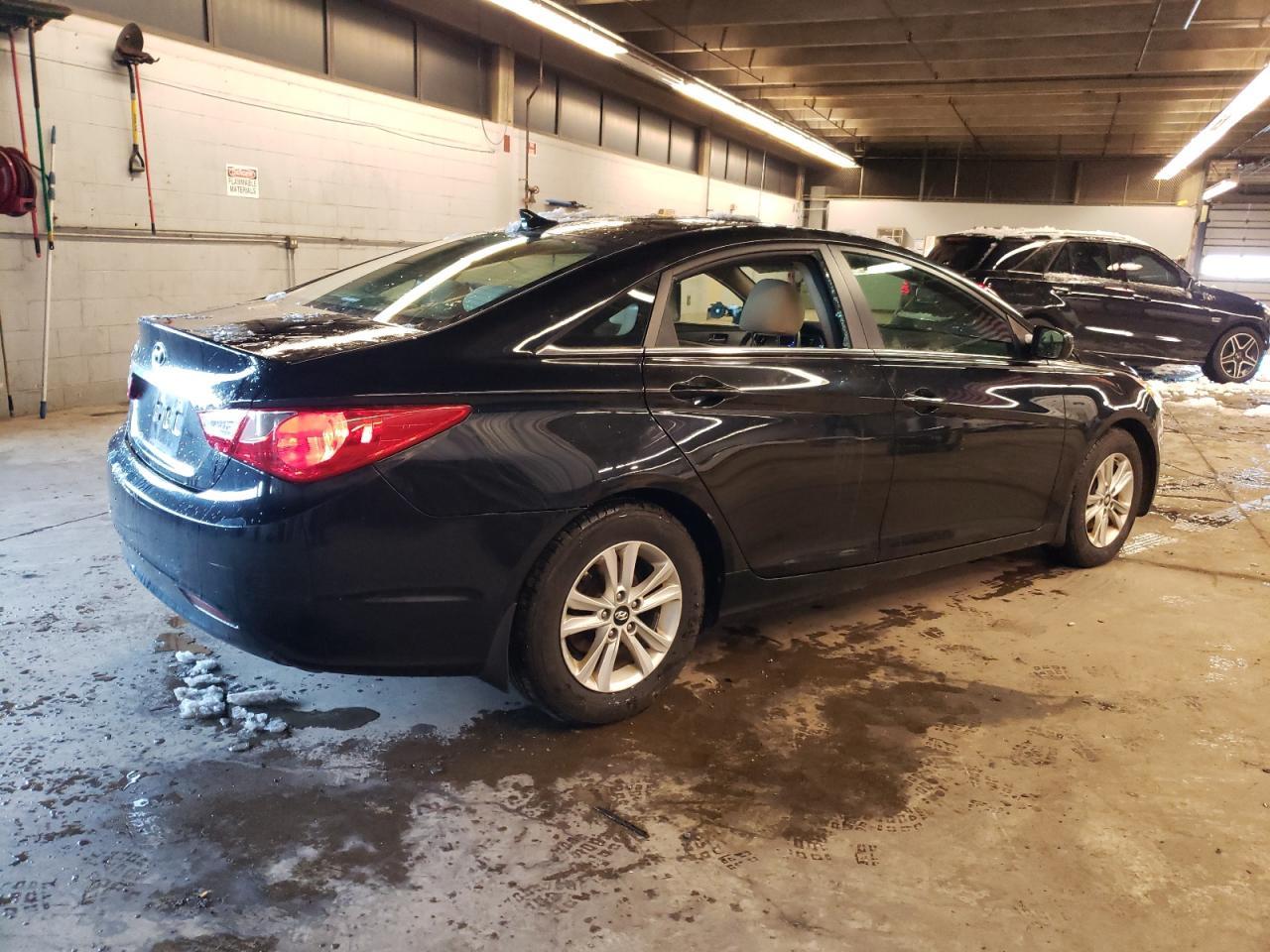 2011 HYUNDAI SONATA GLS - Image 3