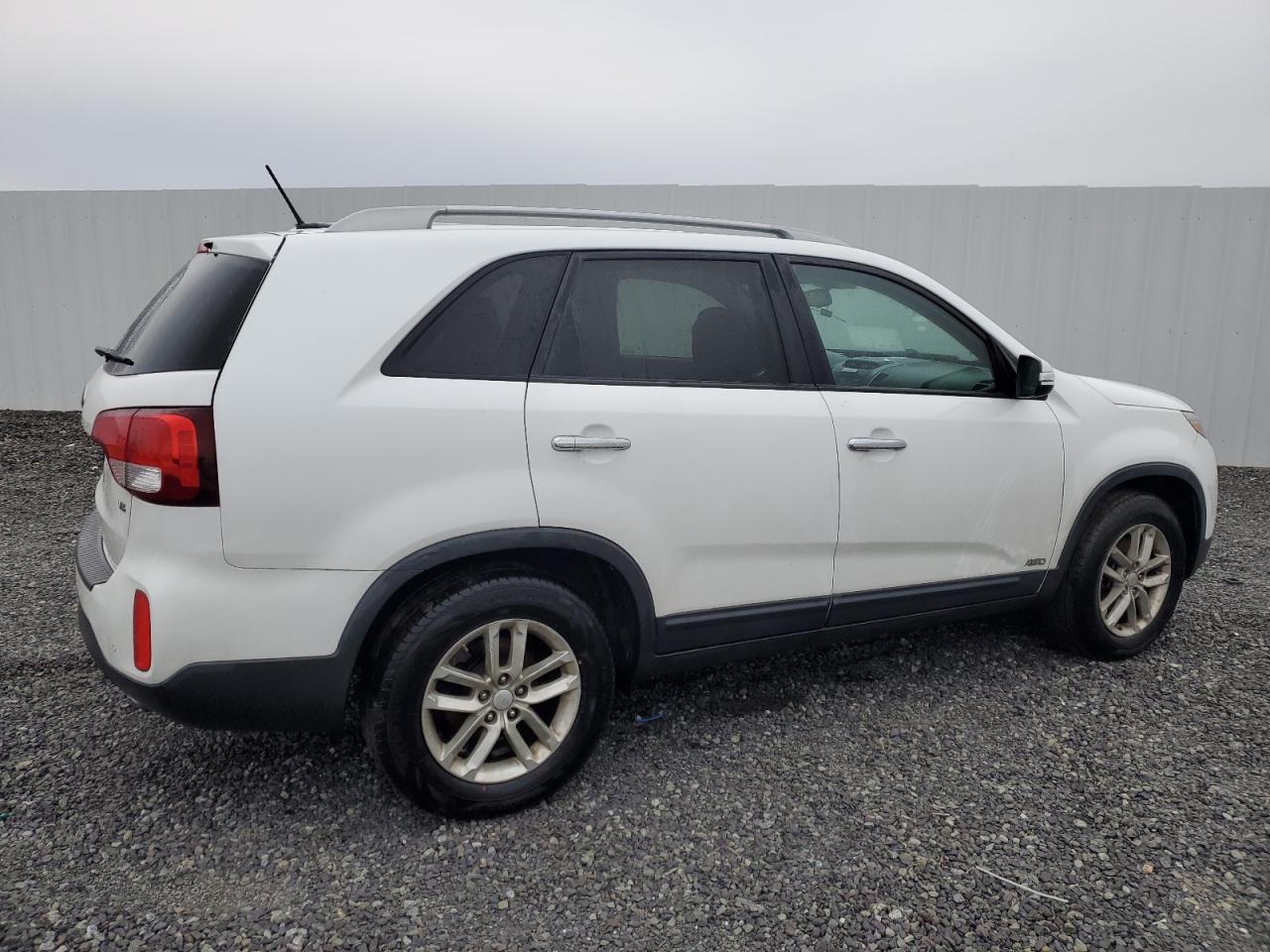 2015 KIA SORENTO LX - Image 3