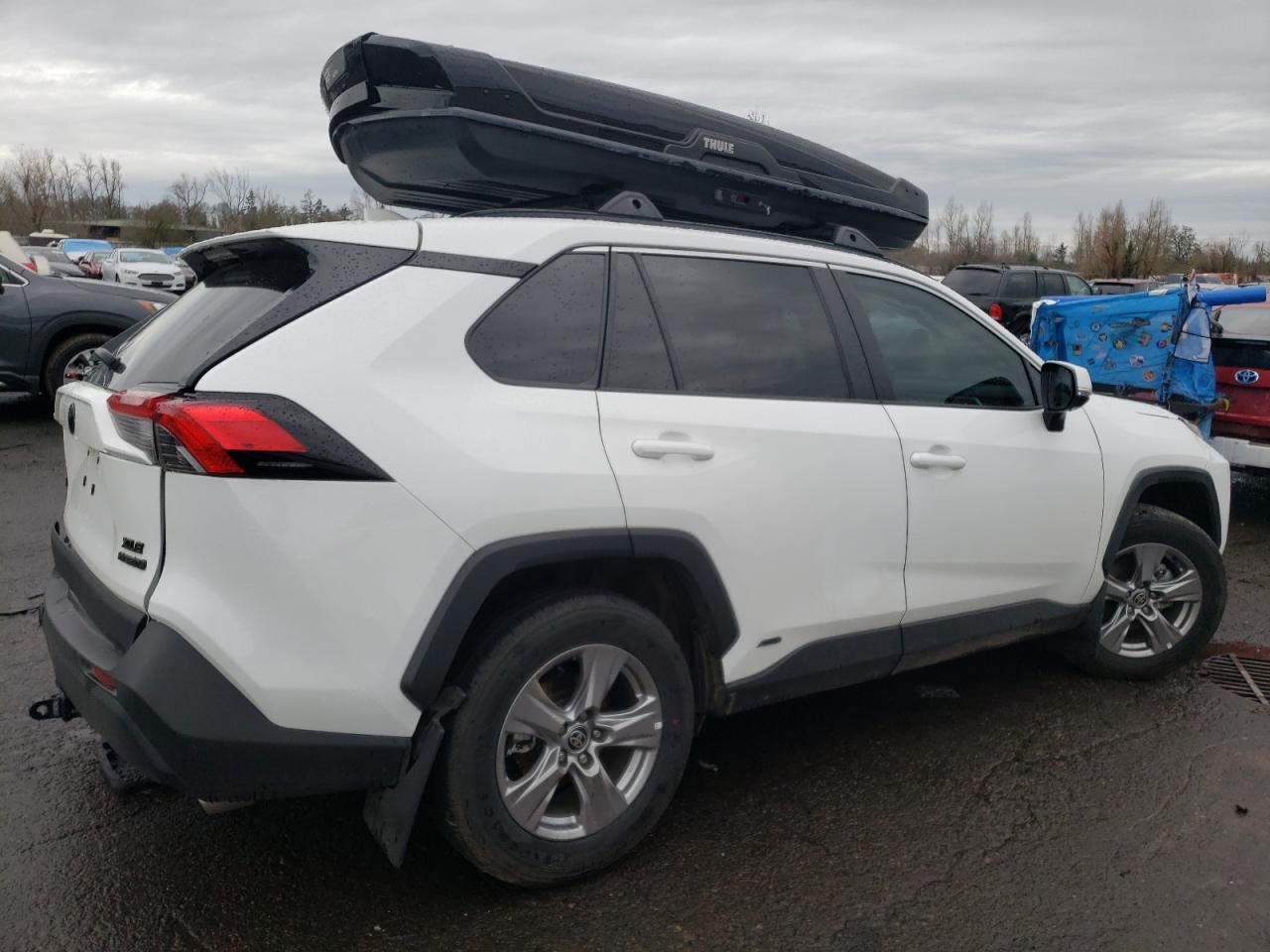 2022 TOYOTA RAV4 XLE - Фото 3