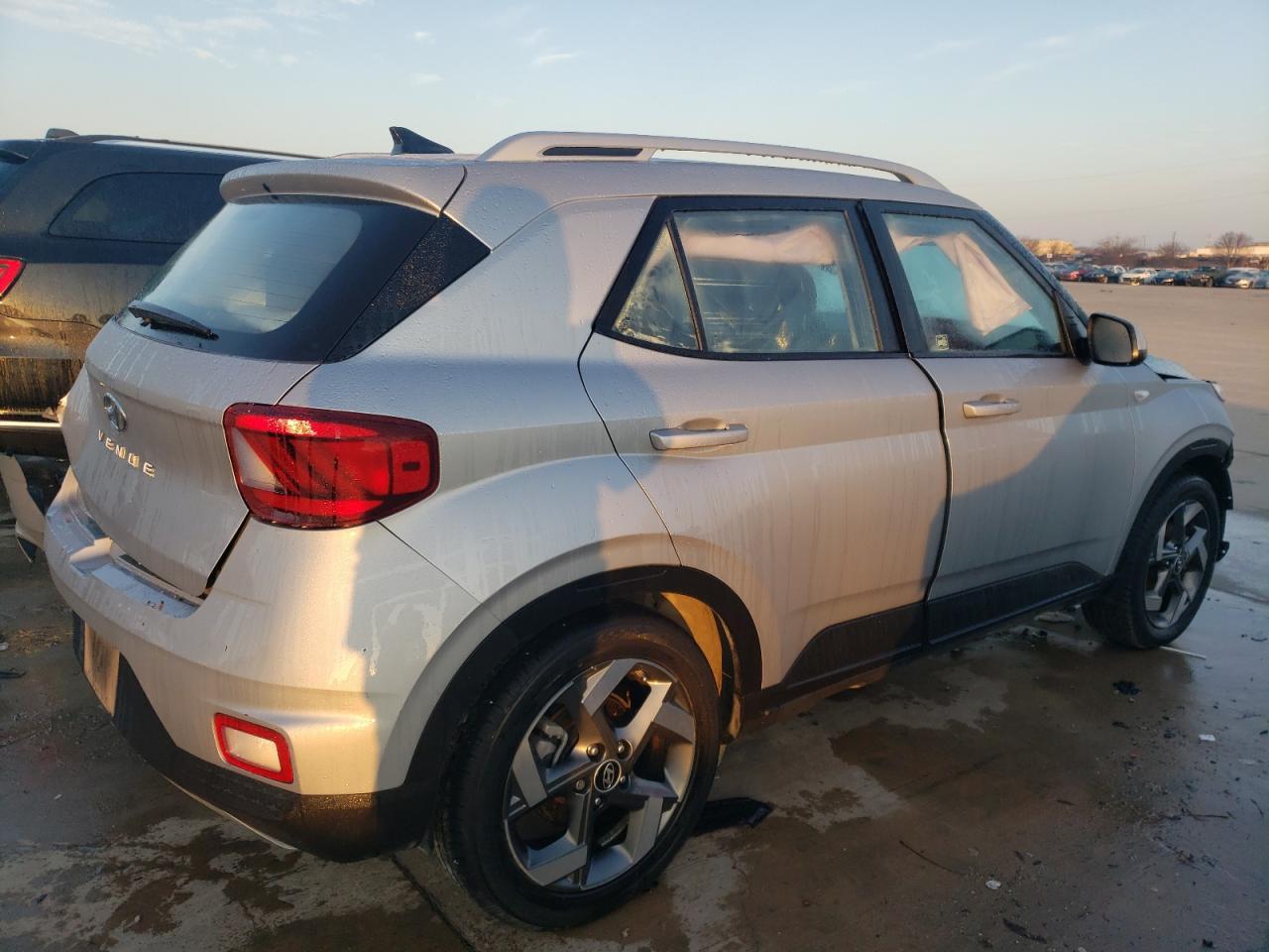 2021 HYUNDAI VENUE SEL - Фото 3