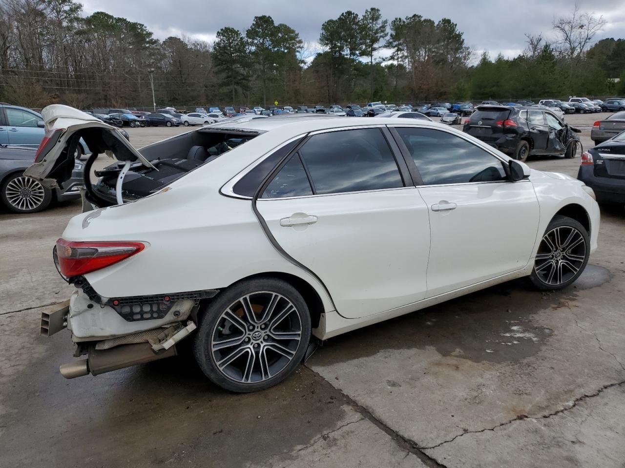 2016 TOYOTA CAMRY LE - Image 3
