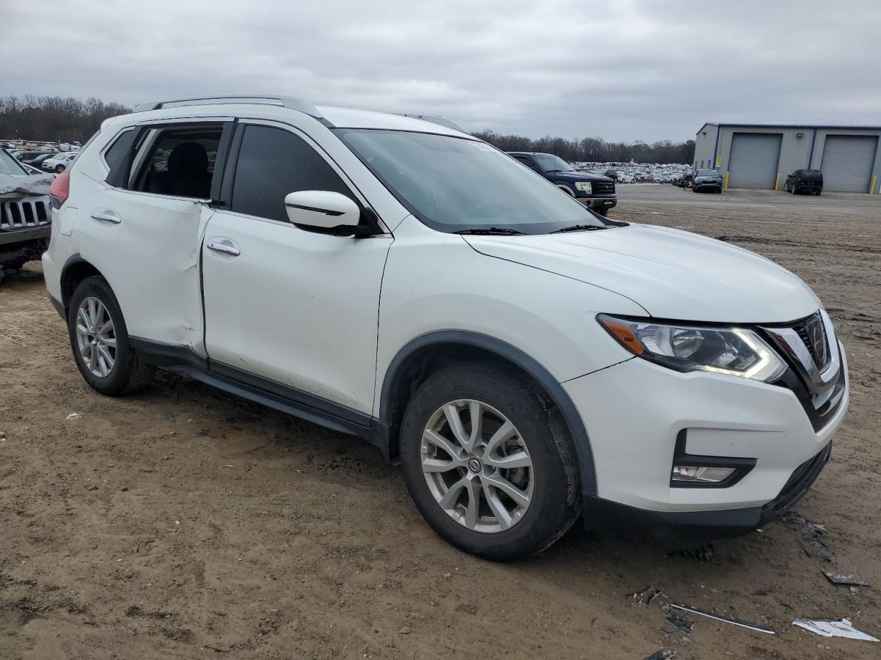 2017 NISSAN ROGUE S - Фото 4