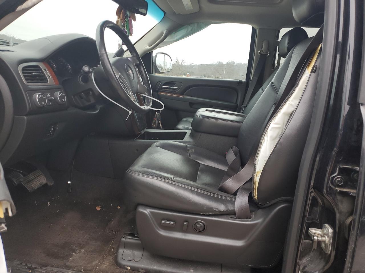 2012 GMC YUKON XL K - Image 7